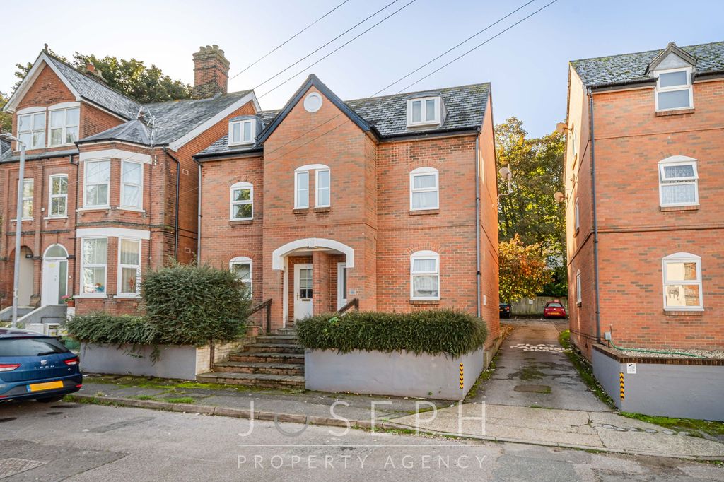 Property photo 1 of 6