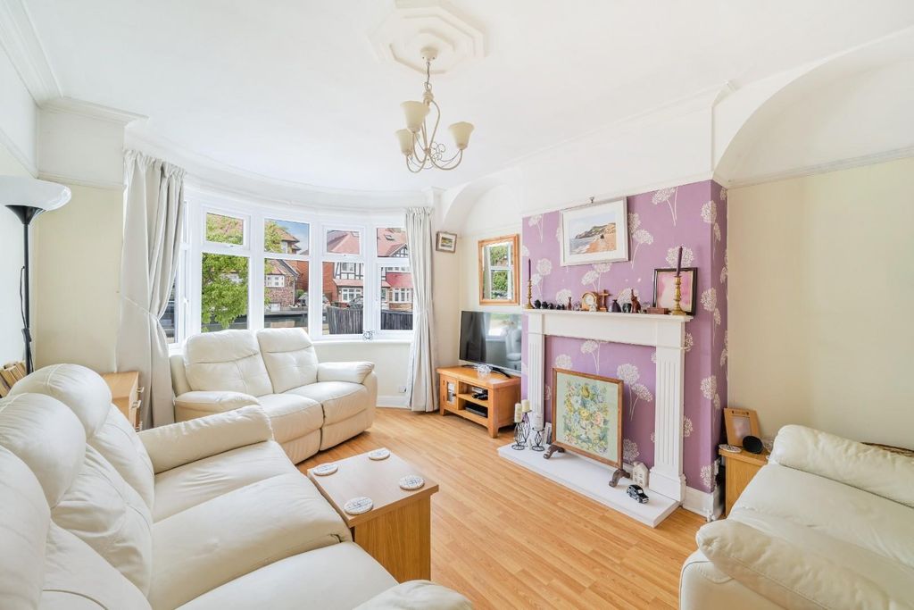 Property photo 2 of 20 Rosedale Road