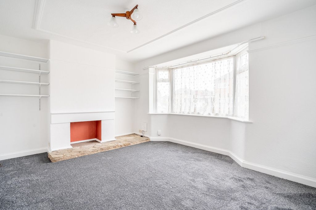 Property photo 3 of 17 Living Room