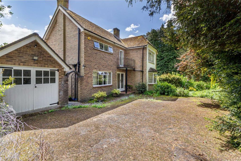 Property photo 1 of 13 75 Albert Rd South2.Jpg