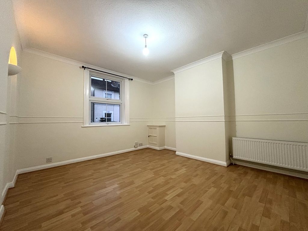 Property photo 2 of 9 Gallery