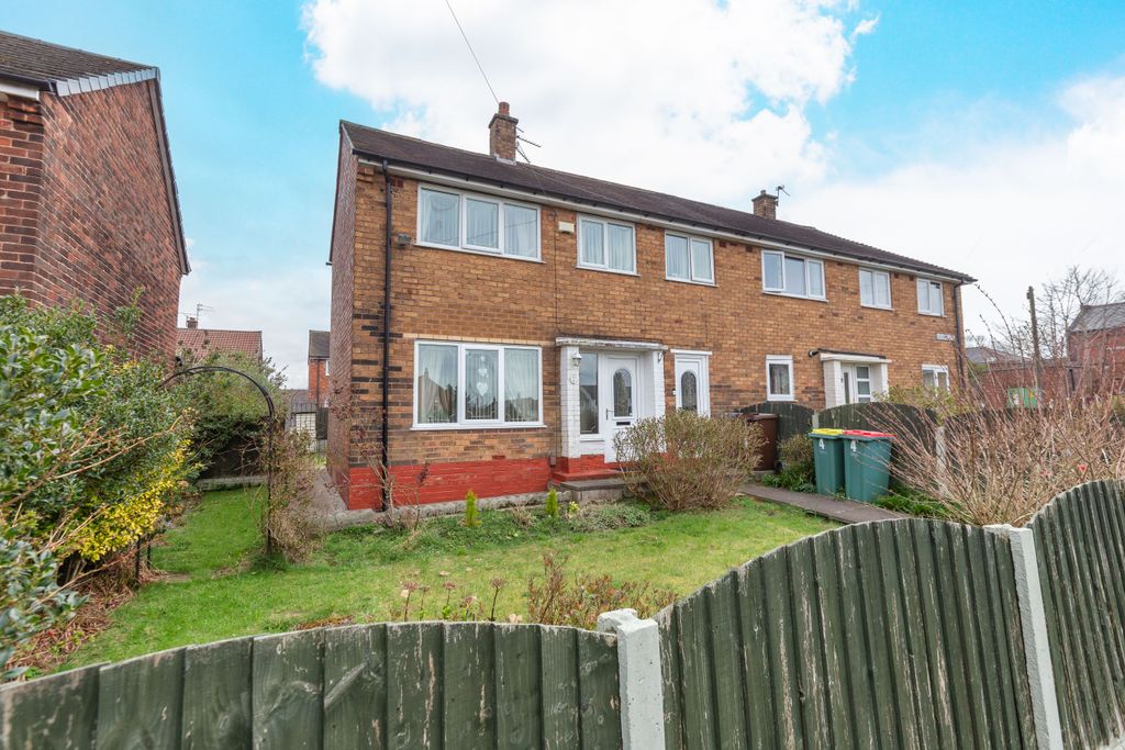 Property photo 1 of 15 4 Silsden Avenue-15