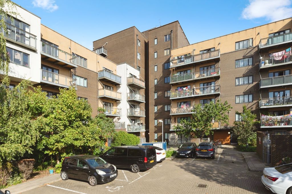 Property photo 2 of 19 Fs_250929_21