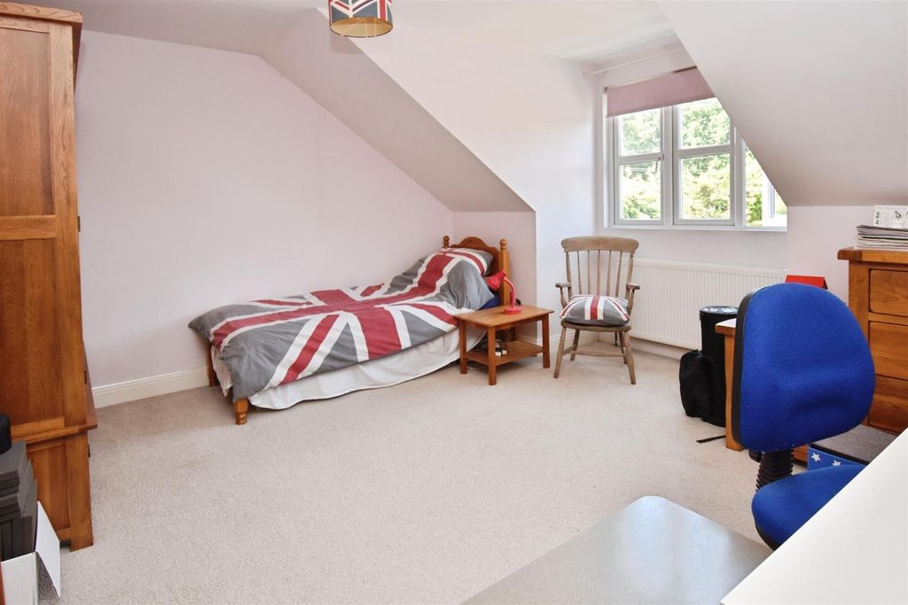 Locks Road, Locks Heath SO31, 4 bed detached house for sale, £695,000 ...