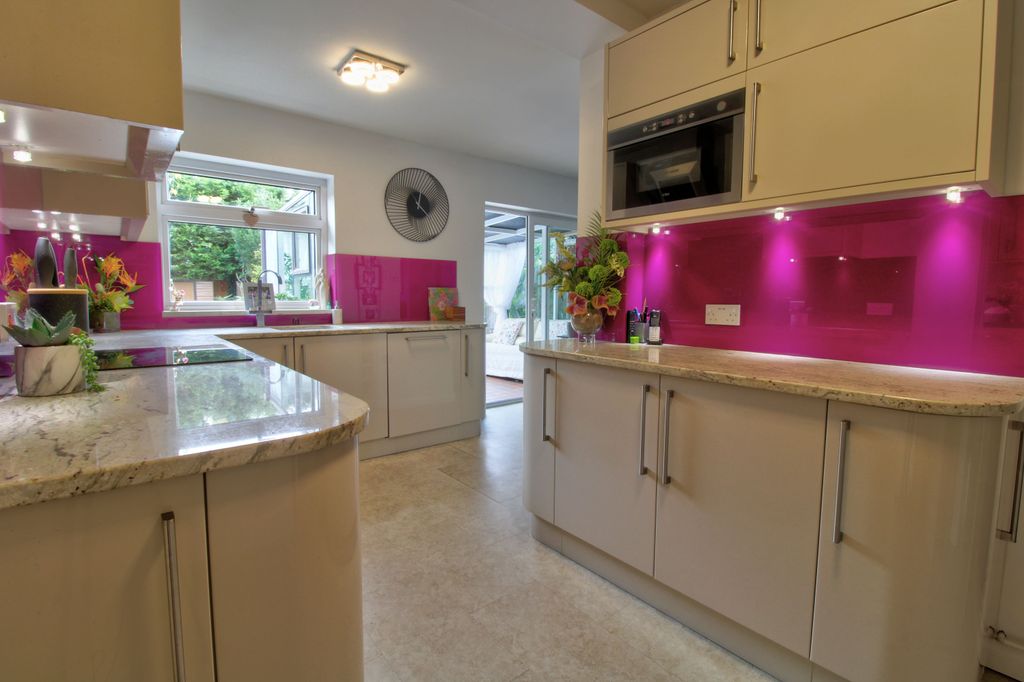 Property photo 2 of 22 Kitchen 1