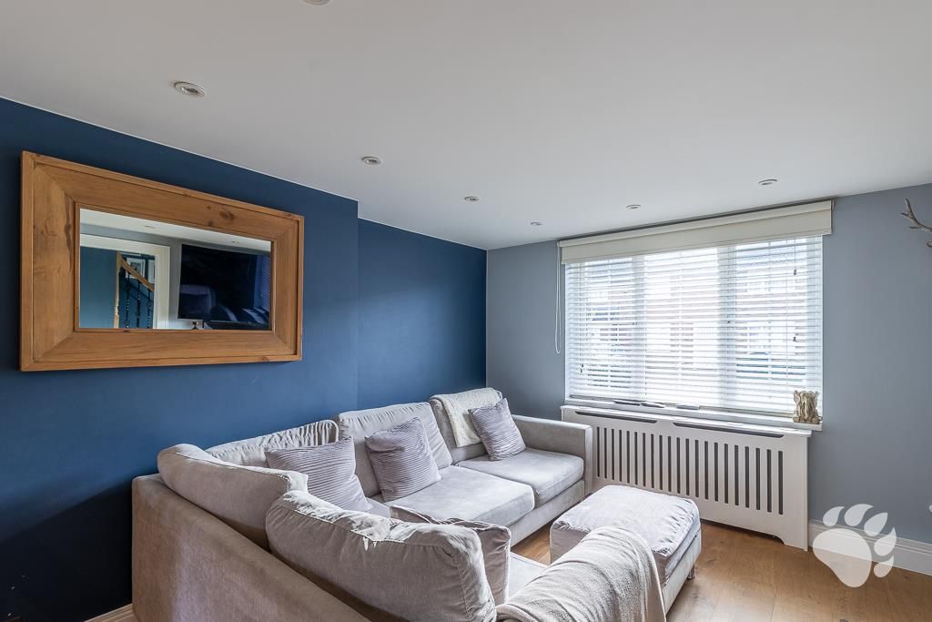 Property photo 2 of 26 Lounge