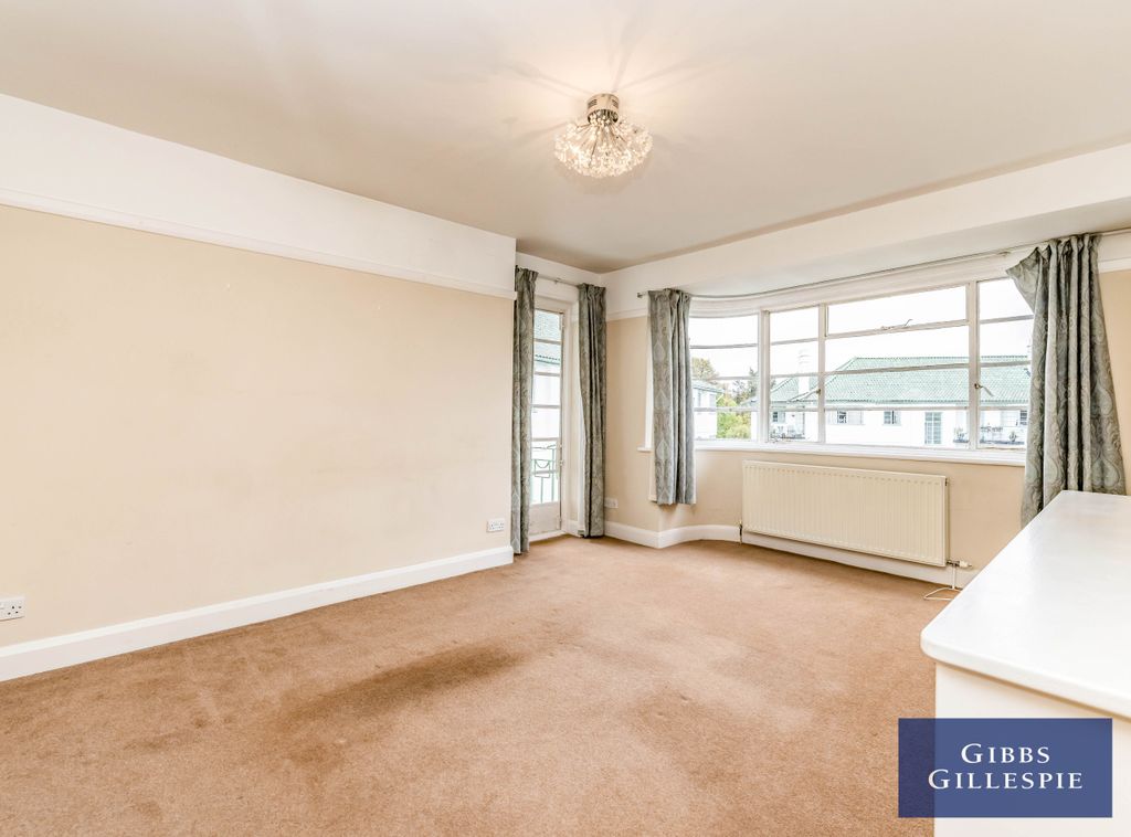 Property photo 3 of 10 3