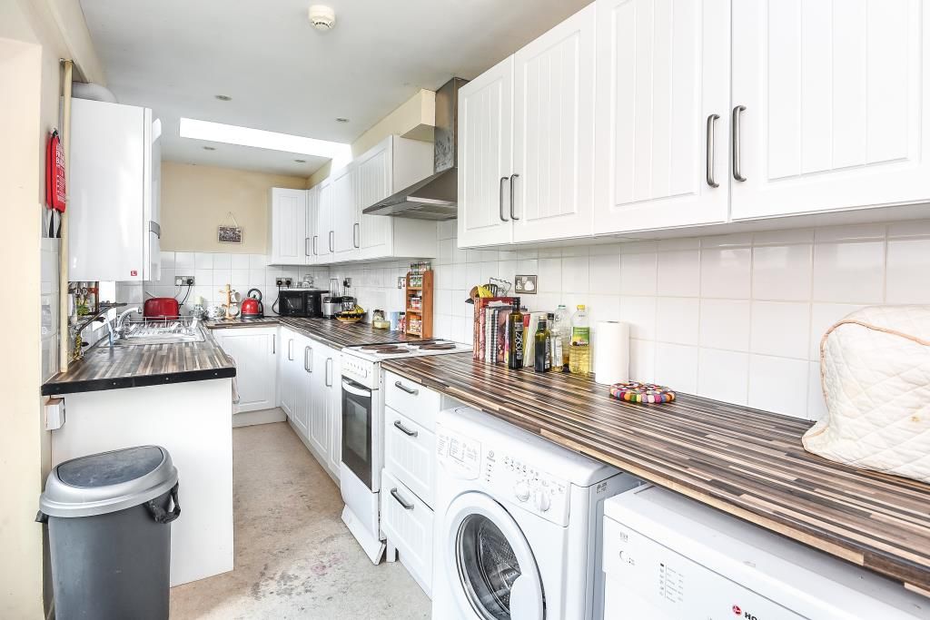 Property photo 2 of 10 Kitcen