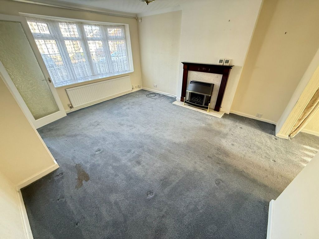 Property photo 3 of 23