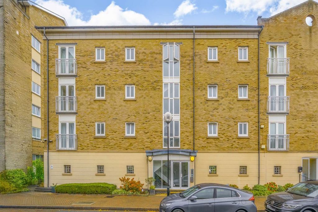 Property photo 1 of 5