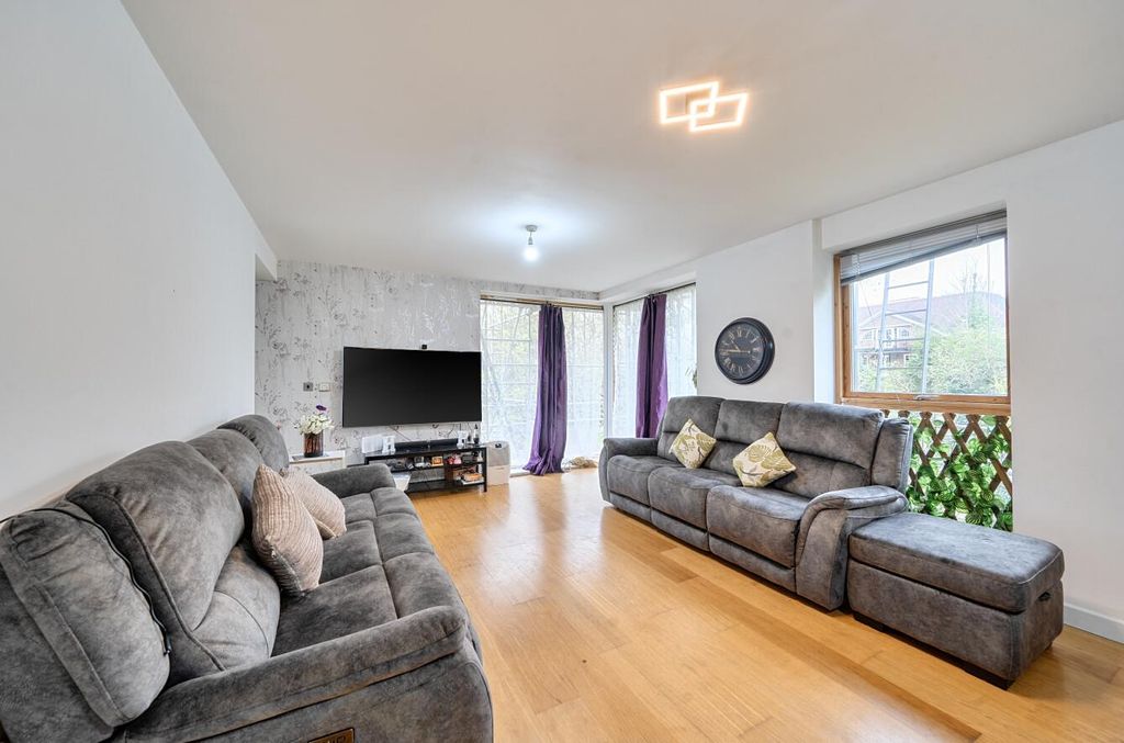 Property photo 2 of 11 -69d522Fc2Adb0-l-1438946-10-69ce4029B0De9.Jpg