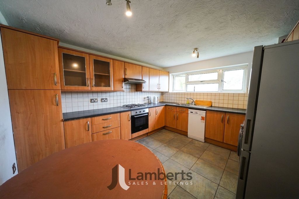 Property photo 3 of 18 Kitchen/Diner