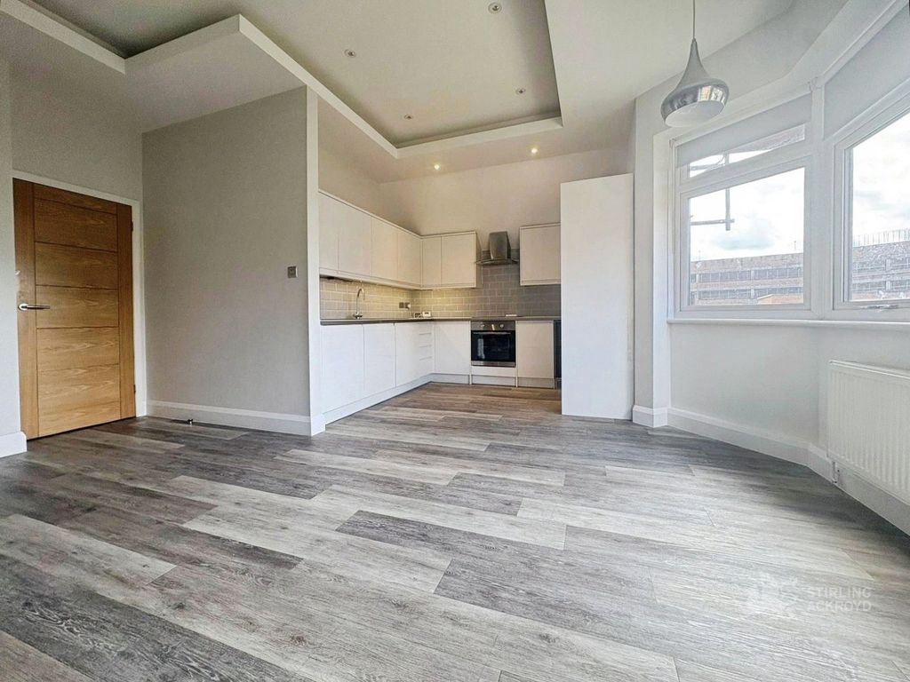 Property photo 1 of 7 Kitchen/Reception