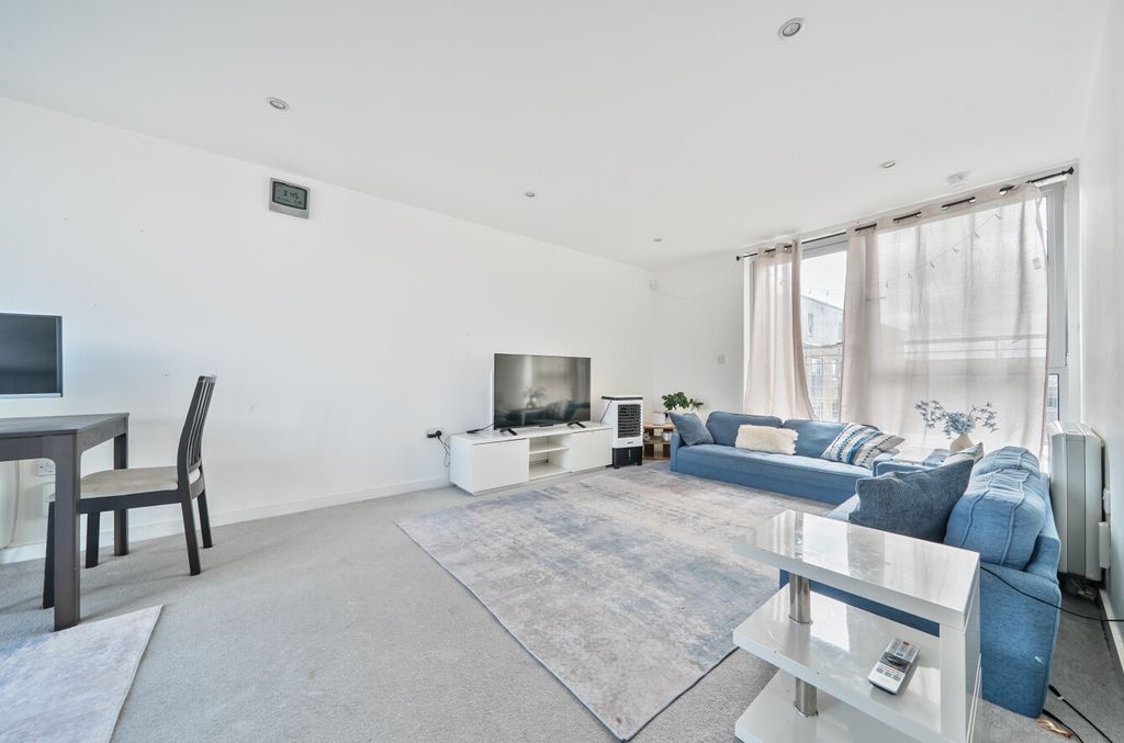 Property photo 2 of 14 1317243-8-685Ec4c...