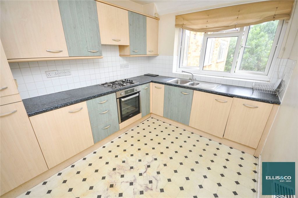 Property photo 2 of 10 Picture No. 11
