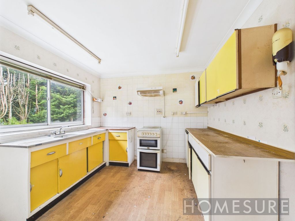 Property photo 3 of 32