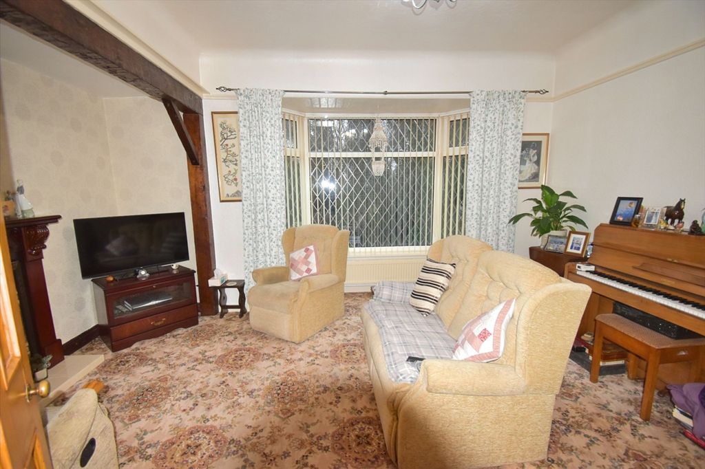 Property photo 3 of 13 Sitting Room