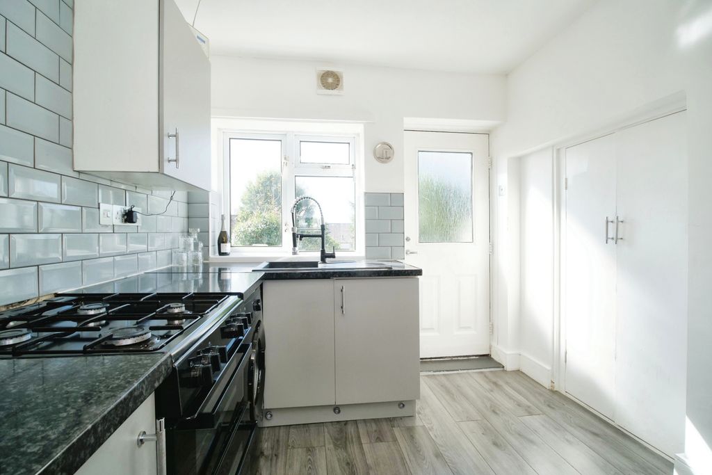 Property photo 3 of 17 Photography