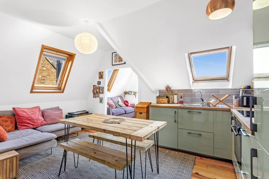 Property photo 3 of 18 Kitchen/Diner