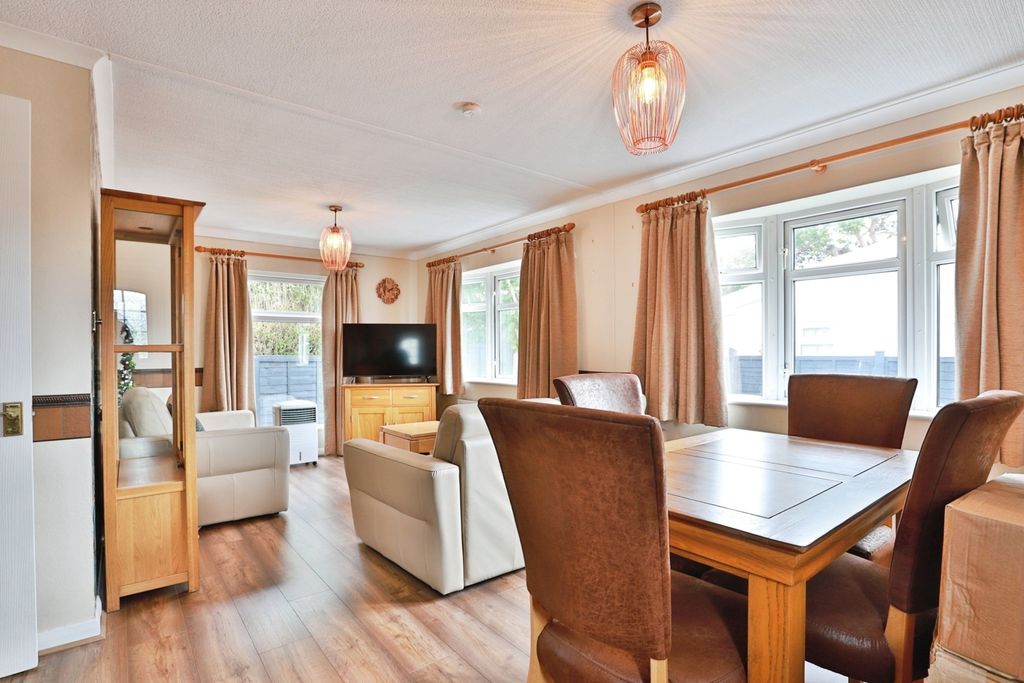 Property photo 3 of 13 Pbox-Img.Jpg