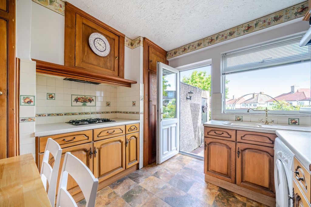 Property photo 3 of 12 Picture No. 04
