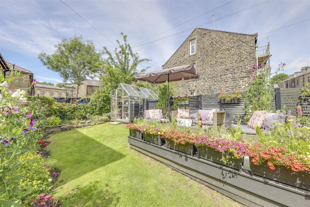Property photo 3 of 29 Rear Garden &amp; Decking