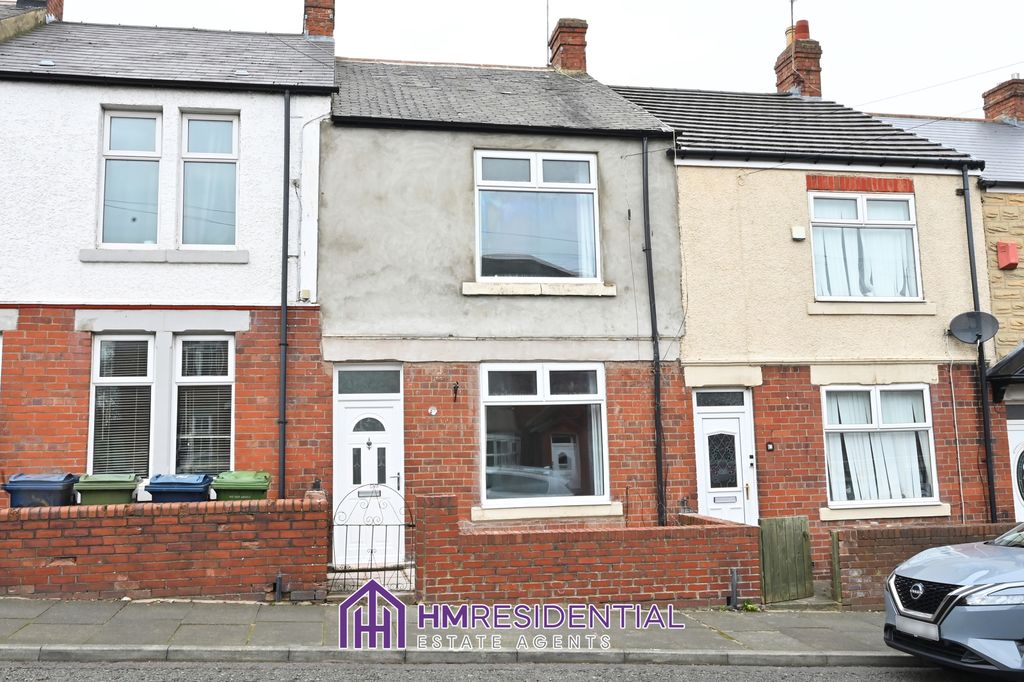 Property photo 1 of 10 Newley Refurbished HMO 3 Bedroom With Ensuites Available On Nursery Lane, Gateshead, Ne10 9Te Available From 23/03/2026 £1500.00Pcm