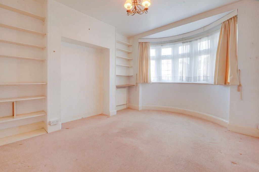 Property photo 2 of 24