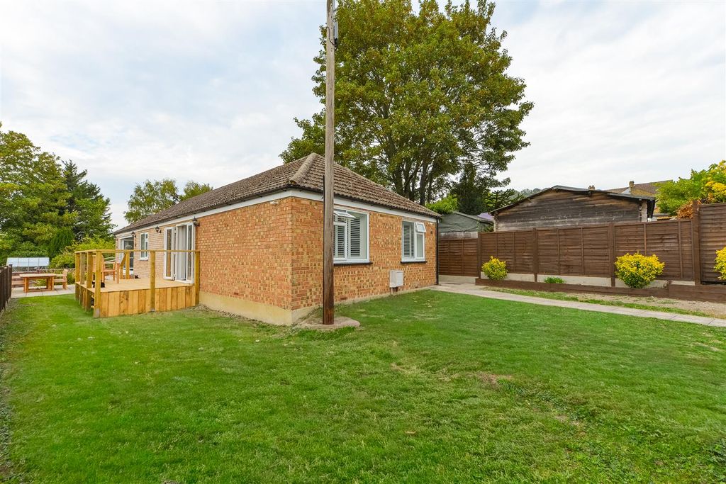 Property photo 1 of 23 Bell Lane, Burham34.Jpg