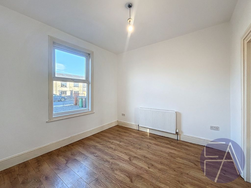 Property photo 3 of 20 4833153