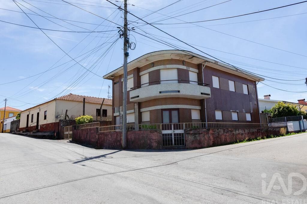 Property photo 2 of 34