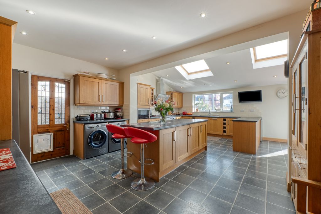 Property photo 3 of 24 Picture No. 13