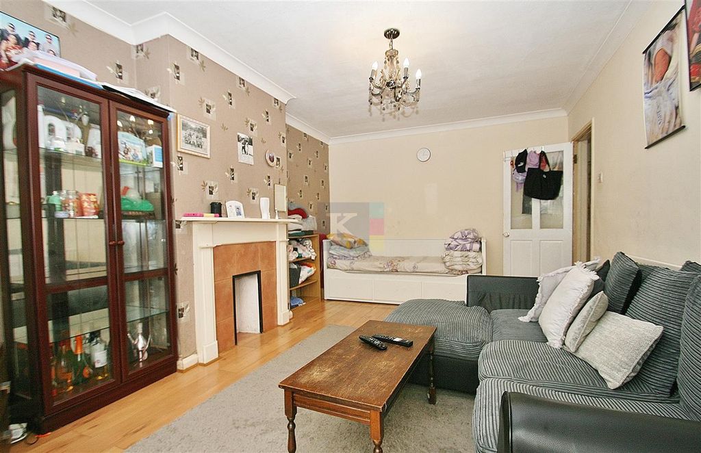 Property photo 2 of 6