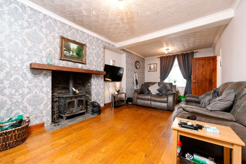 Property photo 2 of 26