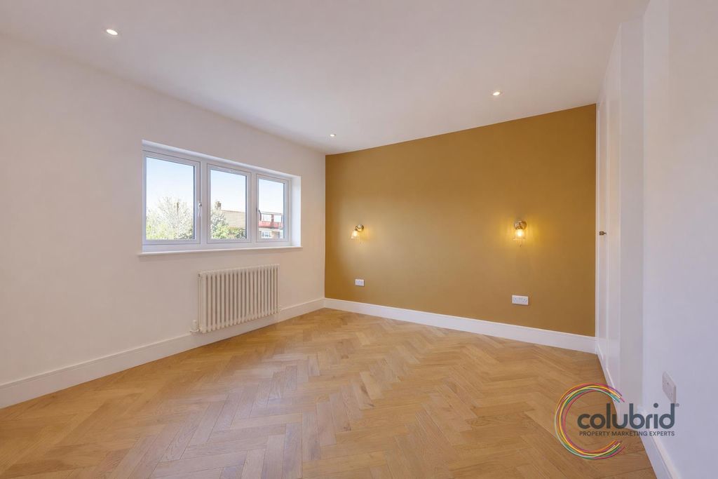 Additional image 14 of 6 bed semi-detached house for saleCrawford Avenue, Grays RM16