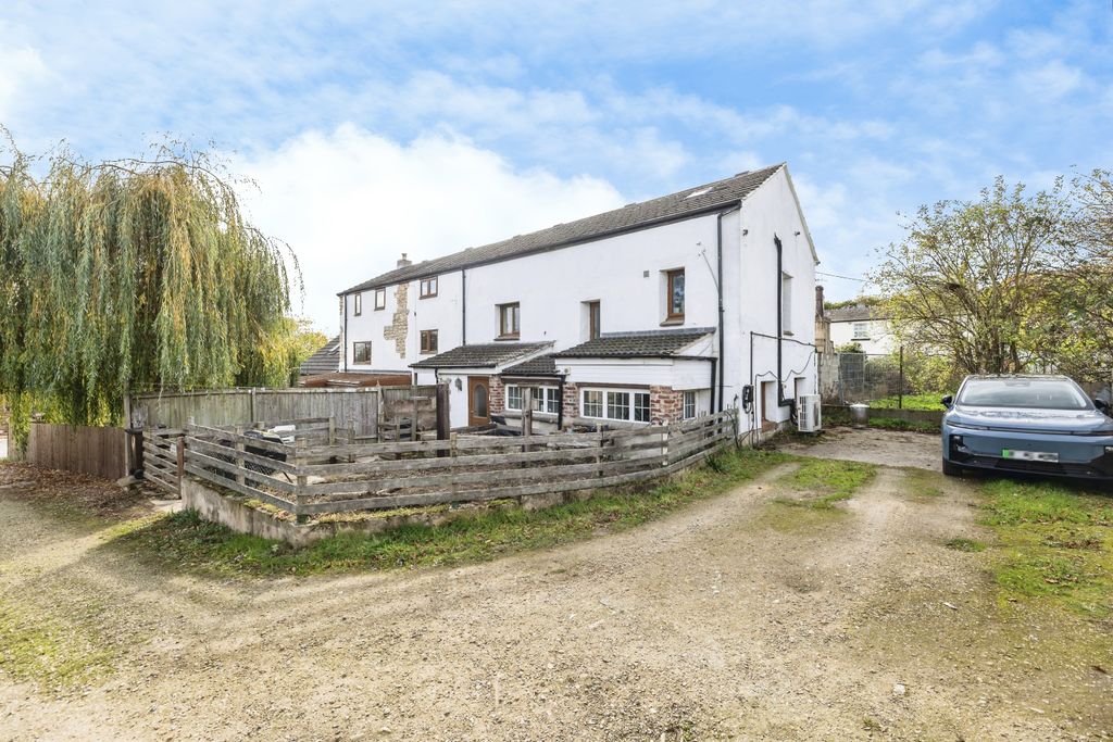 Property photo 1 of 37 3v9A2713