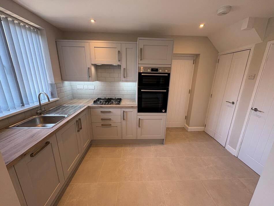 Property photo 2 of 20 Kitchen