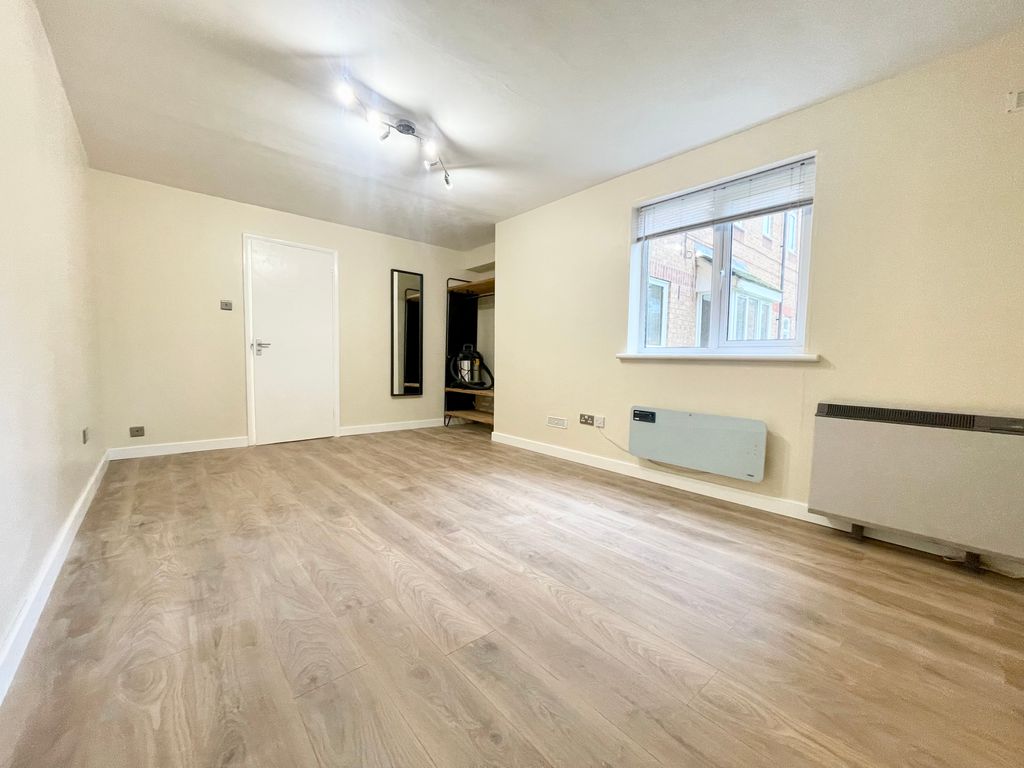 Property photo 3 of 11 Bedroom