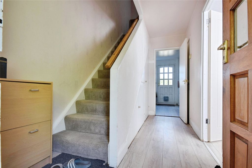 Property photo 3 of 15 Entrance Hall