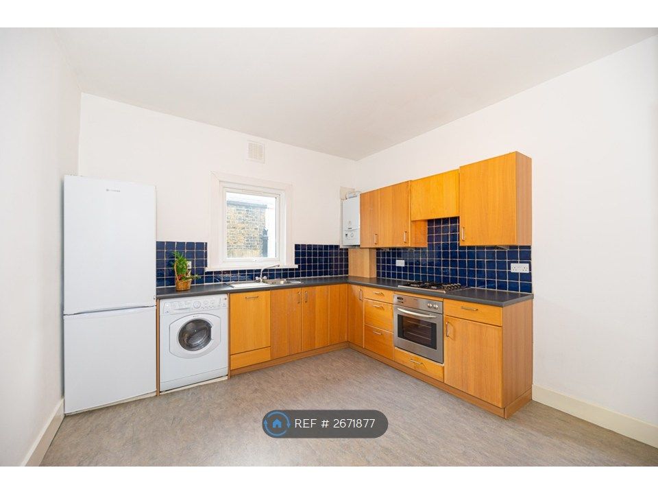 Property photo 3 of 20 Kitchen