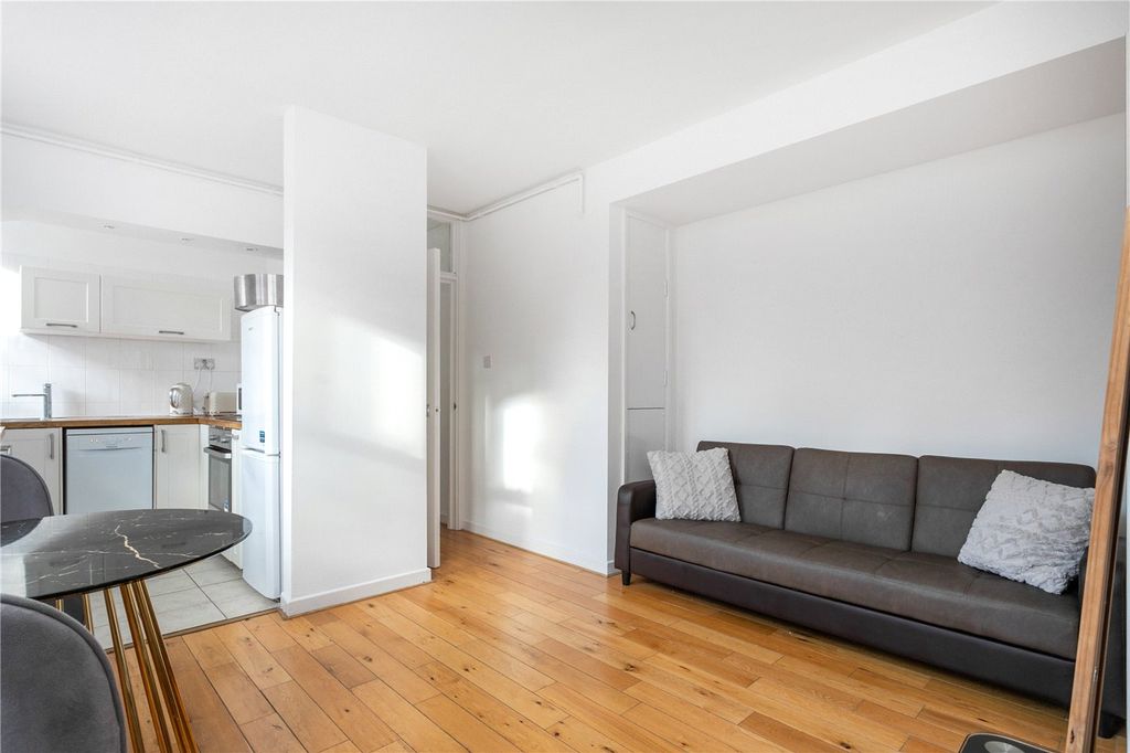 Property photo 3 of 9 Picture No. 06