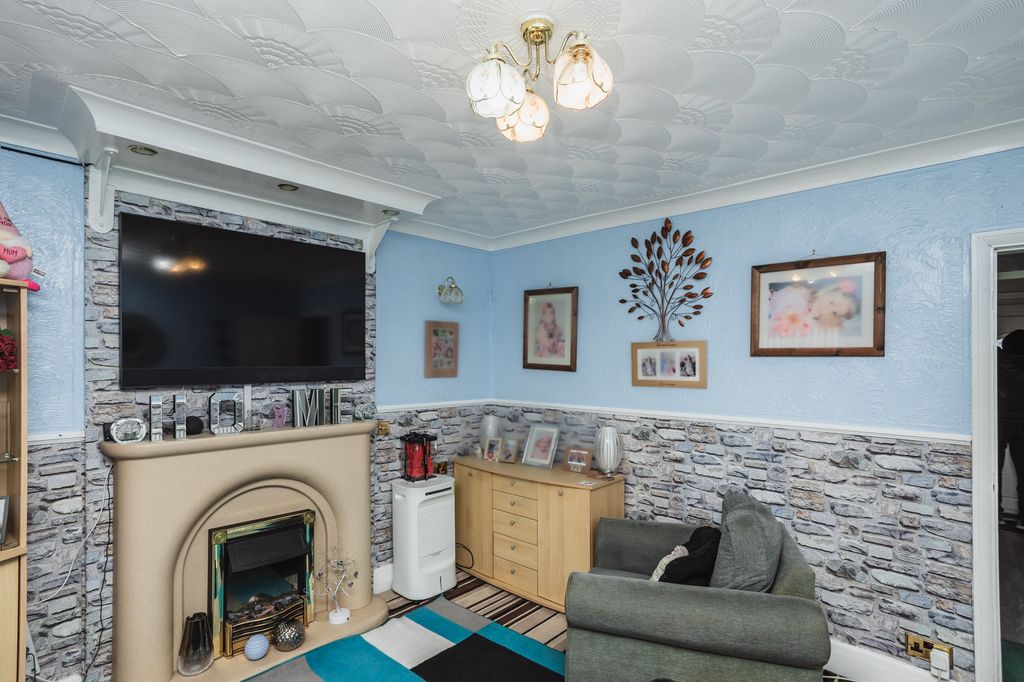 Property photo 3 of 26