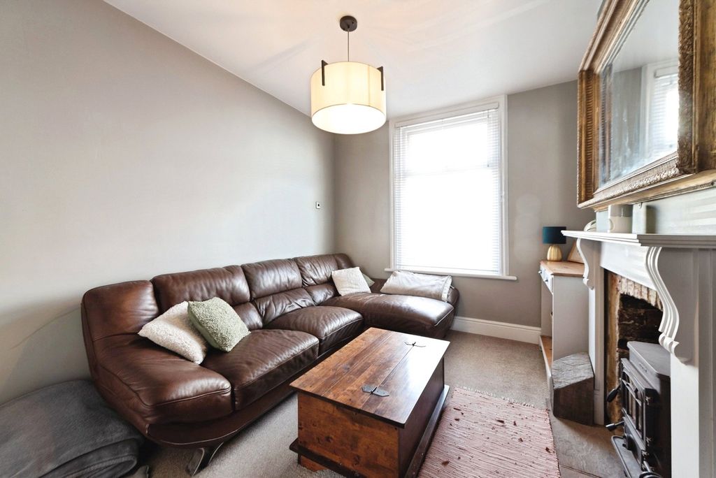Property photo 3 of 15 Picture No. 02