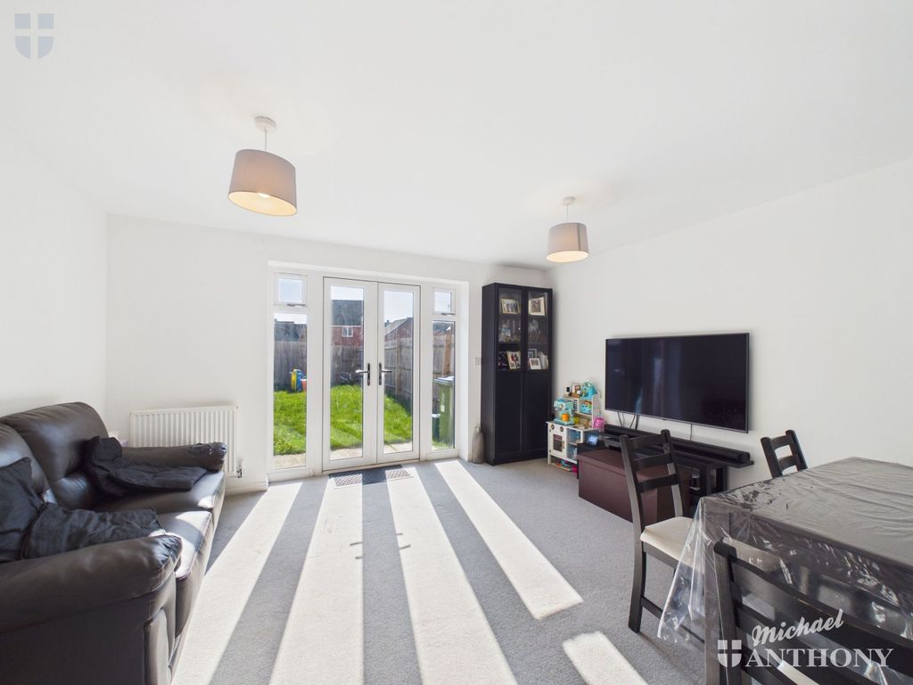 Property photo 2 of 14 Cam03218G0-Pr0935-Still011