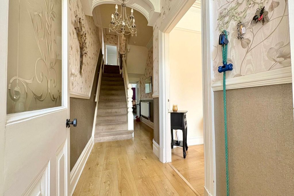 Property photo 2 of 24
