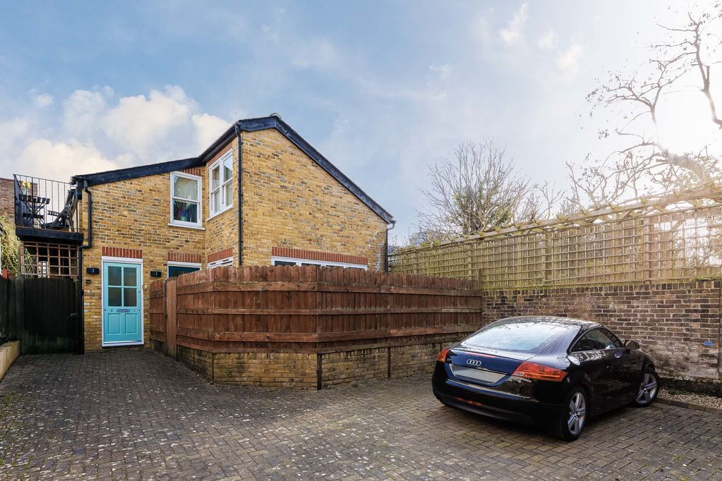 Property photo 3 of 11 Photo 11