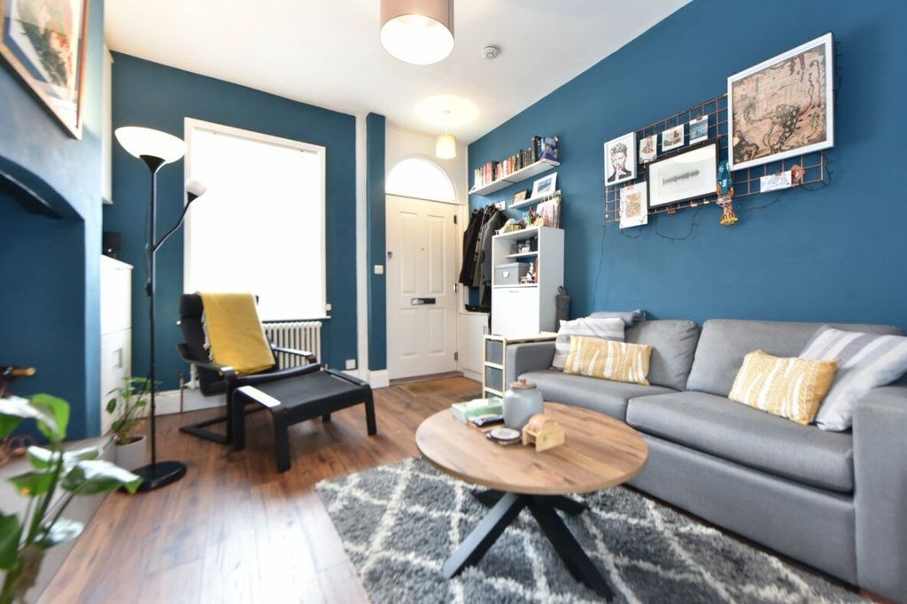 Property photo 3 of 13