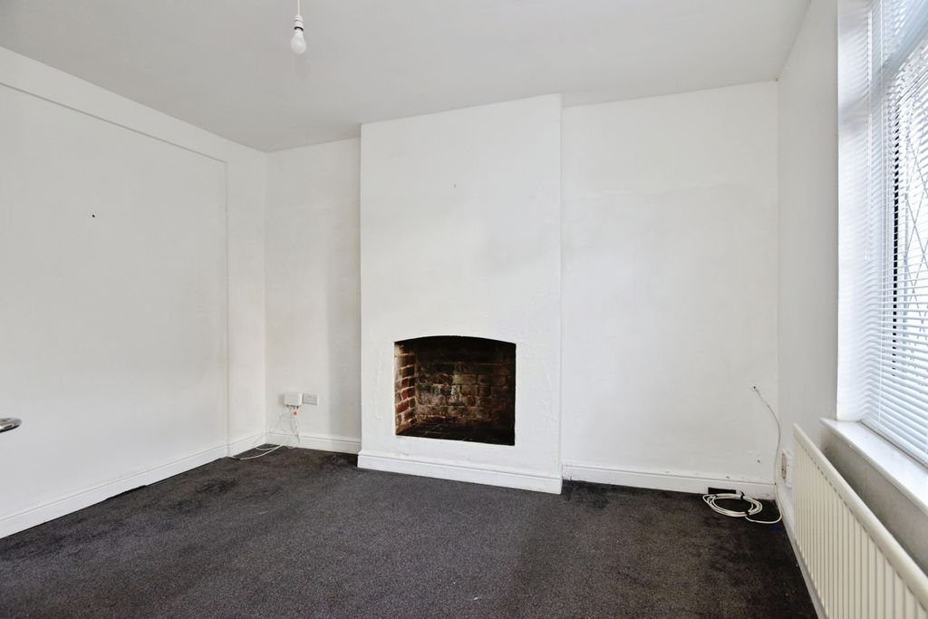 Property photo 2 of 11 Pbox-Img.Jpg