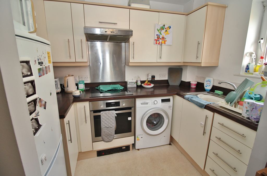 Property photo 3 of 12