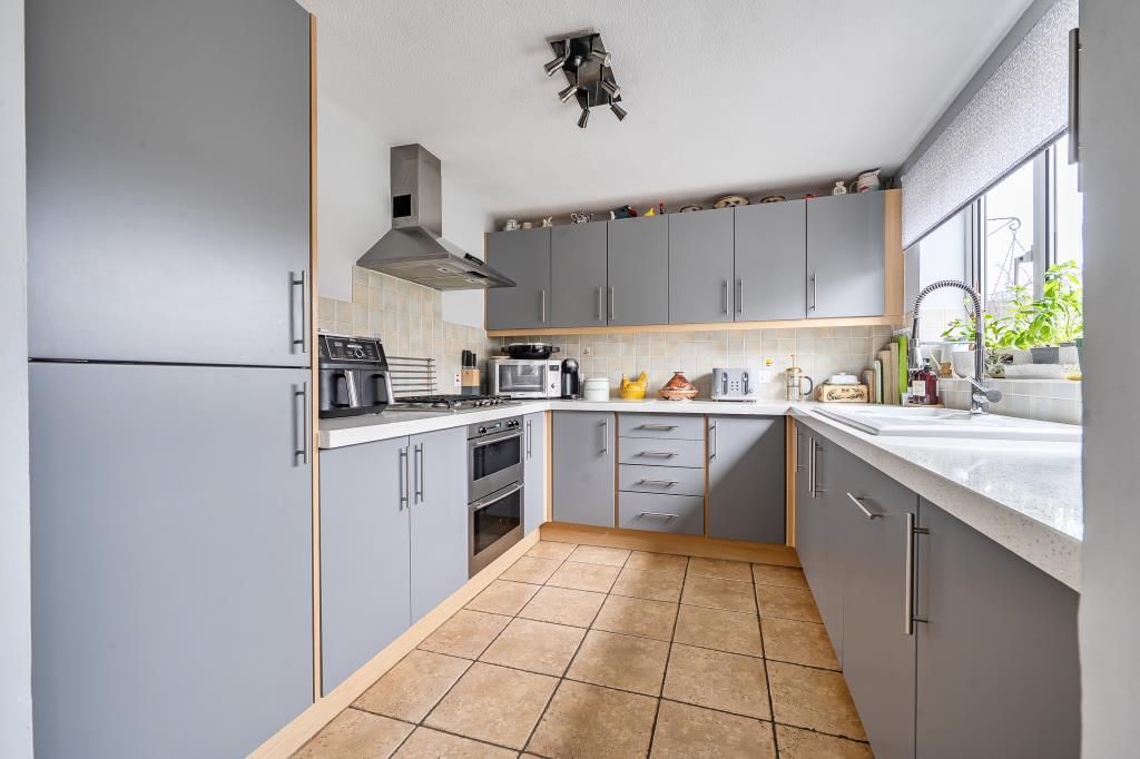 Property photo 2 of 20 Kitchen